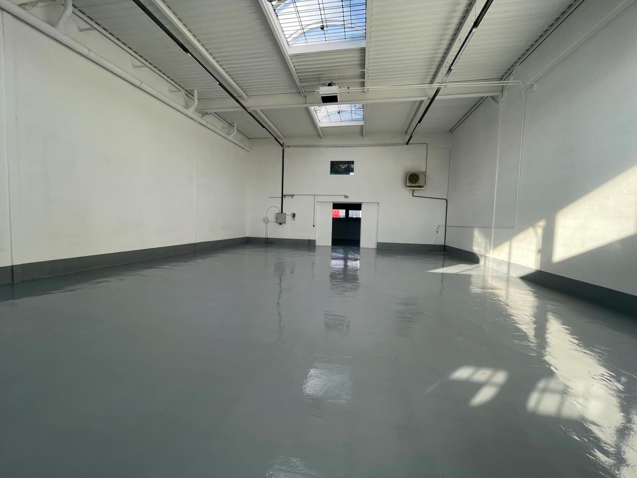 Local d'activité Bonneuil-sur-Marne 374m² Location local d'activité Bonneuil-sur-Marne Val-de-Marne OLACT2423813 0
